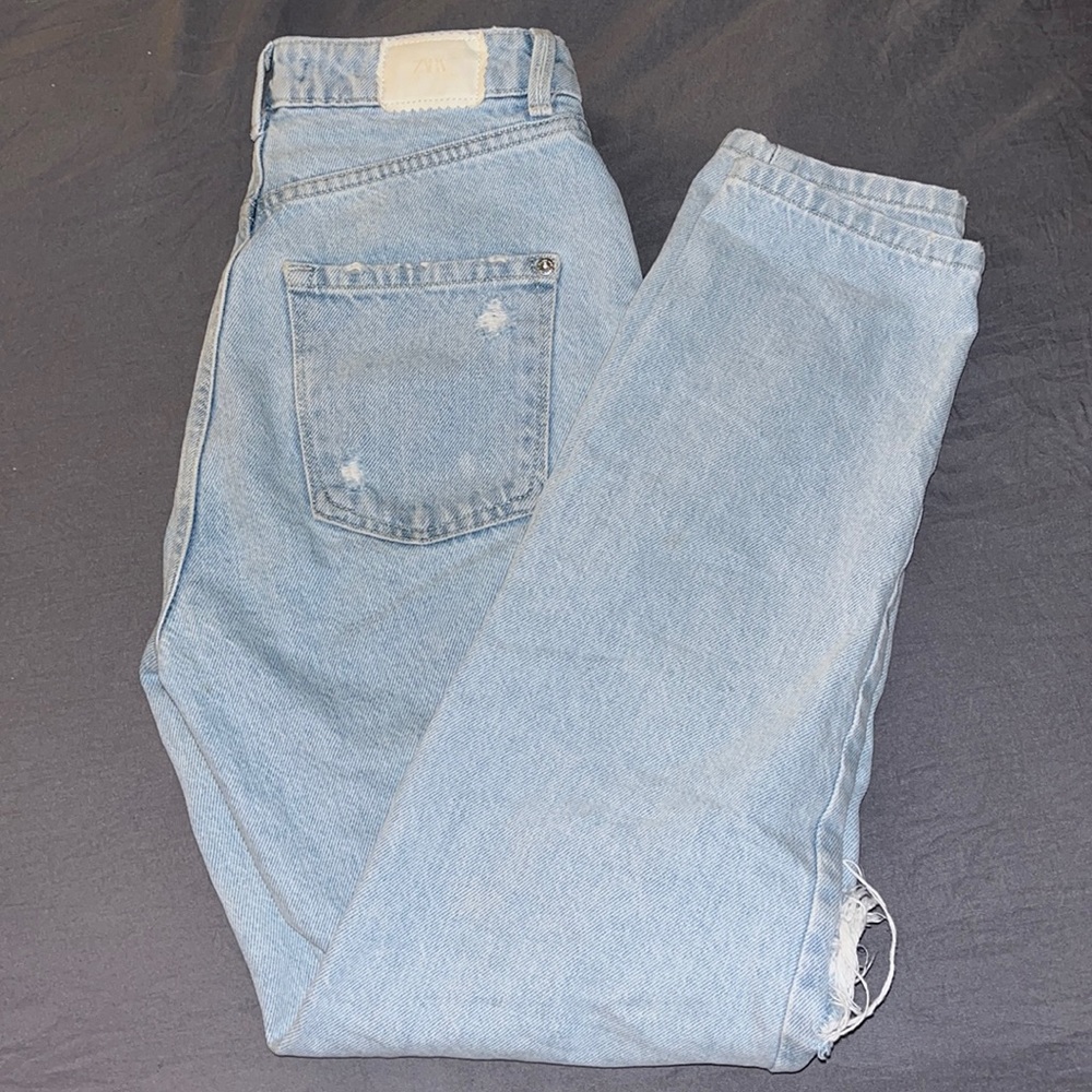 ZARA LIGHT WASH DEMIN JEANS